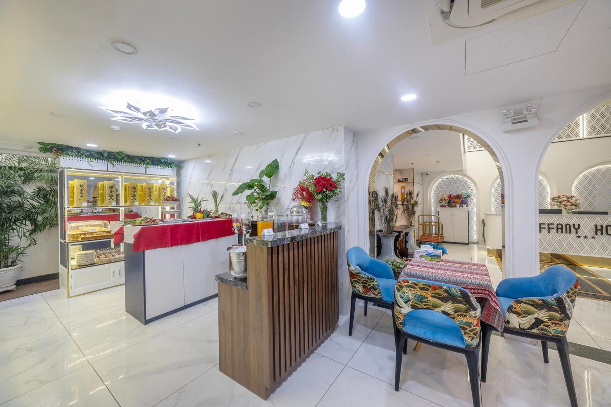 Tiffany Hotel & Restaurant 潘切 外观 照片